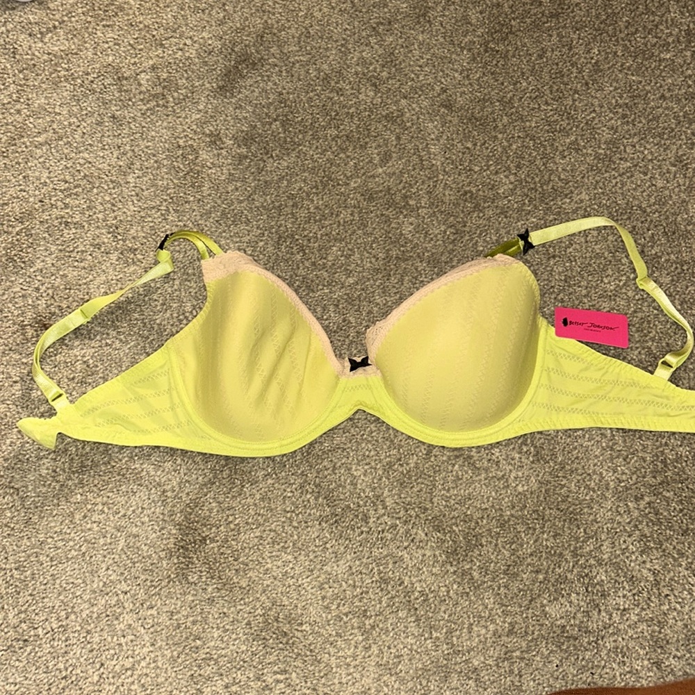 NWT Betsey Johnson Demi Bra